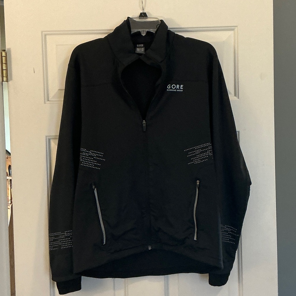 Gore Running Wear Men’s Windstopper Jacket in Black Size Large